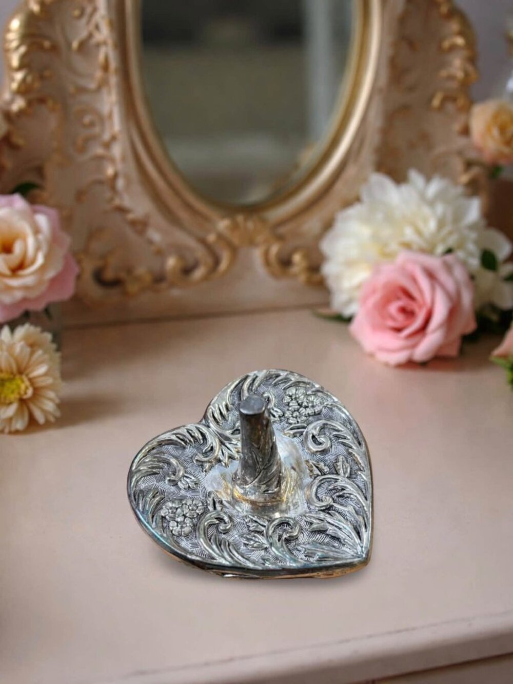 Godinger Victorian Bouquets Silver-Plated Heart-Shaped Ring Holder With Flora - Picture 6 of 7